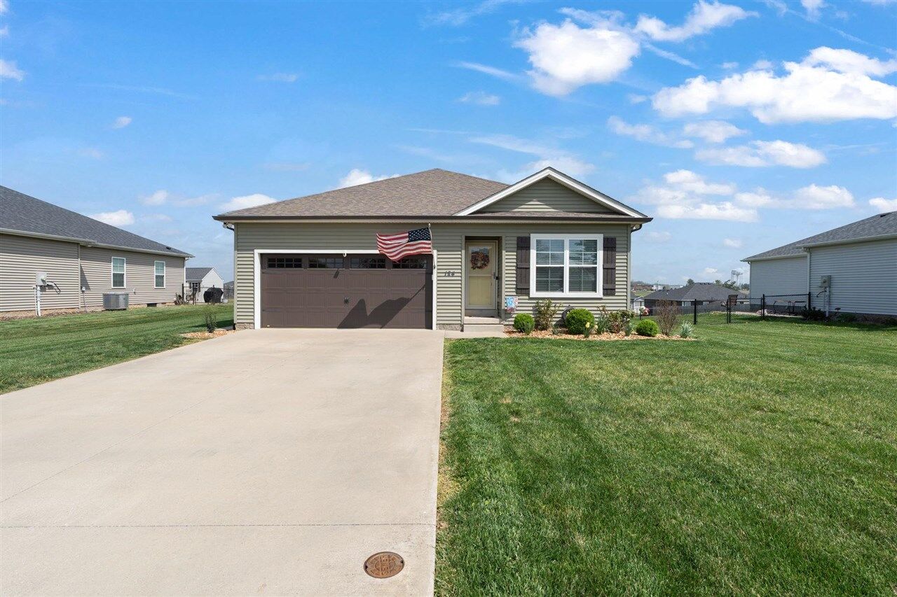 Property Photo: 124 Victoria Way KY 42134