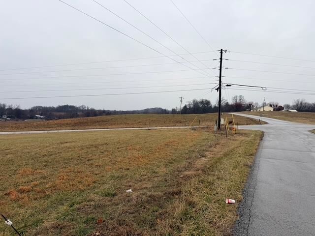 Property Photo:  1093 A Anna Sandhill Road  KY 42101 