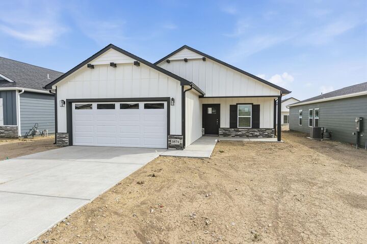 Property Photo:  3571 E Hollandale St  KS 67037-7820 