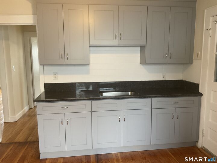 Property Photo:  340 Knowlton Street  CT 06615 