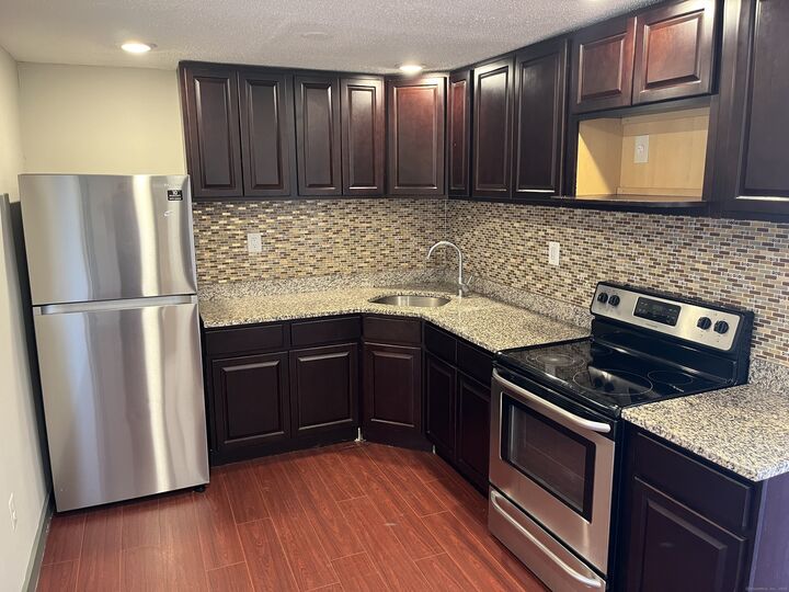 Property Photo:  32 Cook Avenue D24  CT 06451 