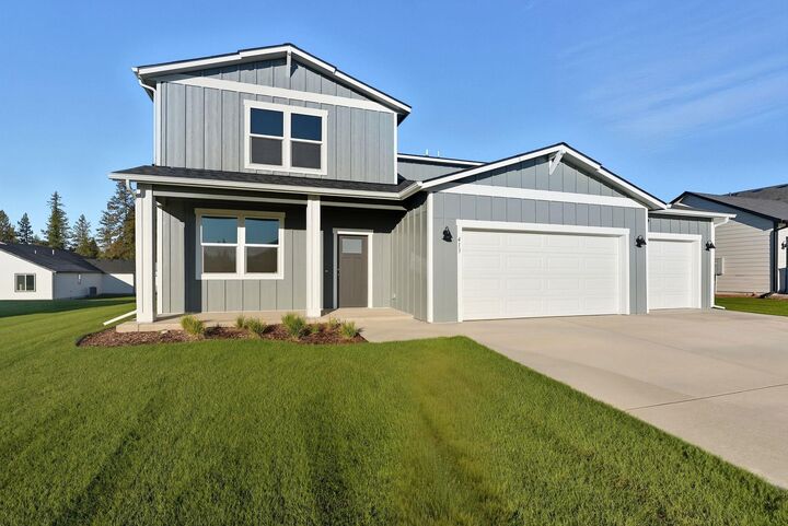 Property Photo: 718 E 4th St WA 99006