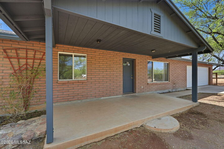 Property Photo:  1462 Circulo Sombrero  AZ 85648 