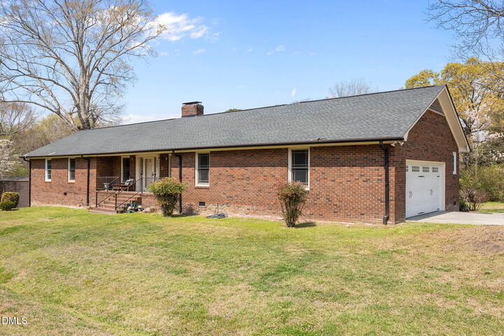 Property Photo: 750 Greenleaf Road NC 27501