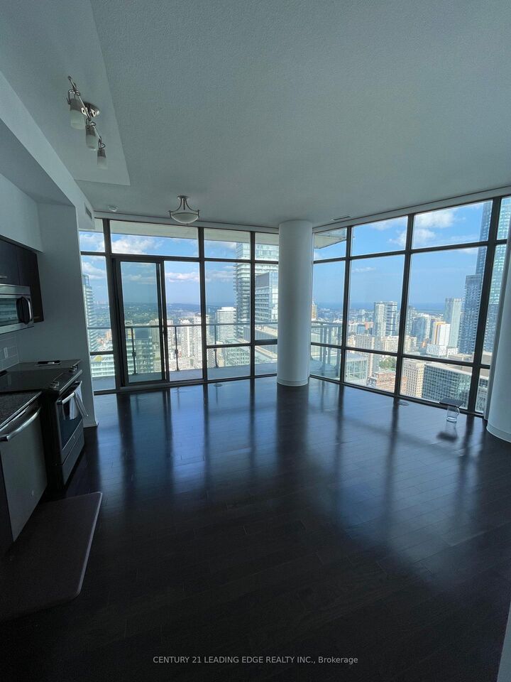 Property Photo: 832 Bay Street 4908 ON M5S 1Z6