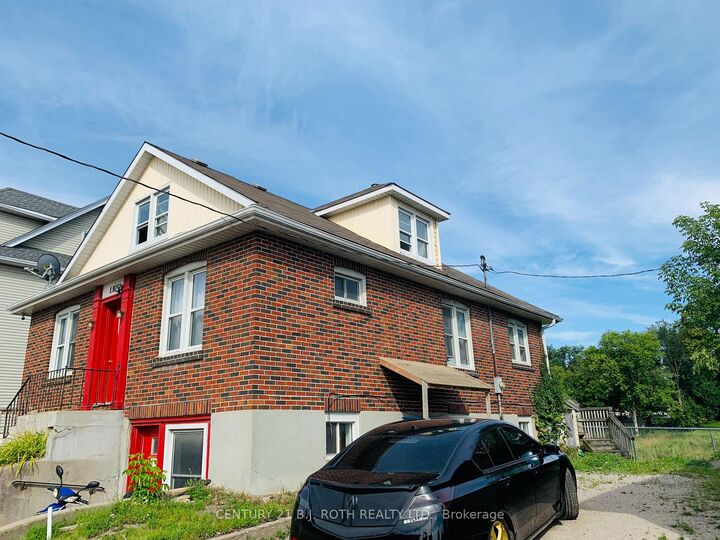 Photo de la propriété:  156 Dunlop Street W  ON L4N 1B2 