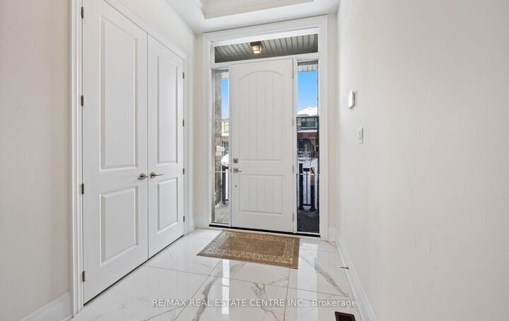 Property Photo: 160 Wainfleet Crescent ON L3L 0E6