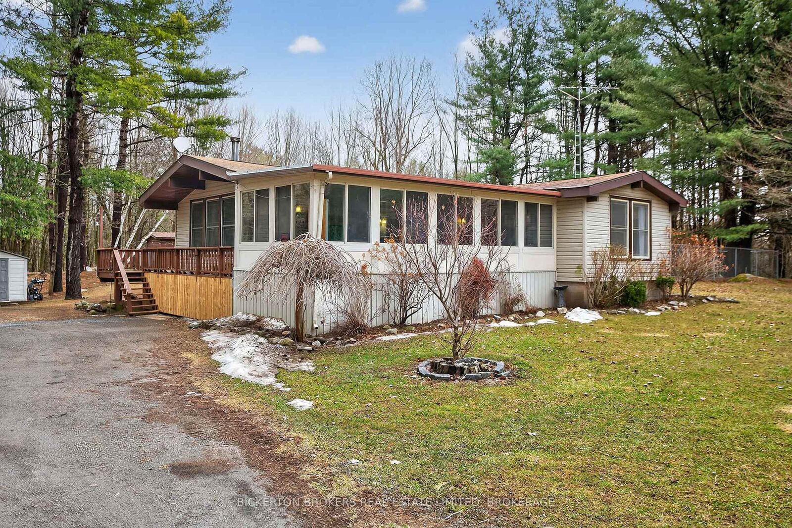 Property Photo: 87 Fitzsimmons Road ON K0E 1L0