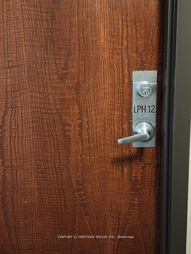 Property Photo: 16 Harrison Garden Boulevard Lph12 ON M2N 7J6