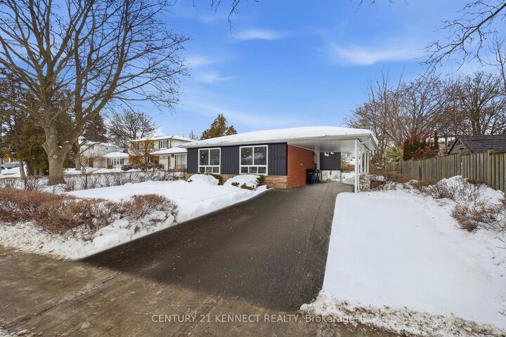 Photo de la propriété: 2121 Baynham Court ON L5A 1H1