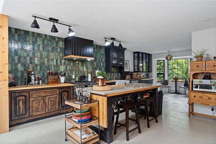 Property Photo: 6907 Sellars Rd BC V9Z 0K9
