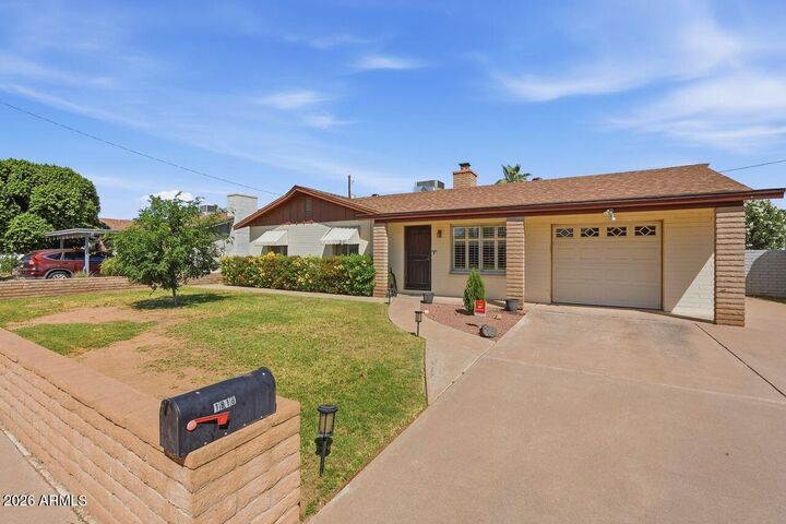 Property Photo:  1818 W Morten Avenue  AZ 85021 