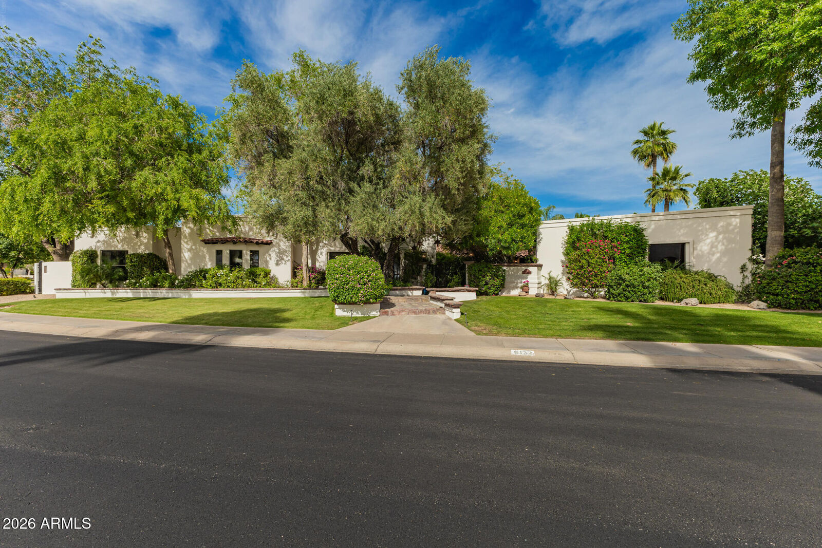 Property Photo: 8132 E Del Barquero Drive AZ 85258