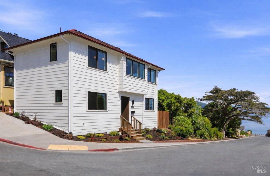 Property Photo:  416 Richardson Street  CA 94965 