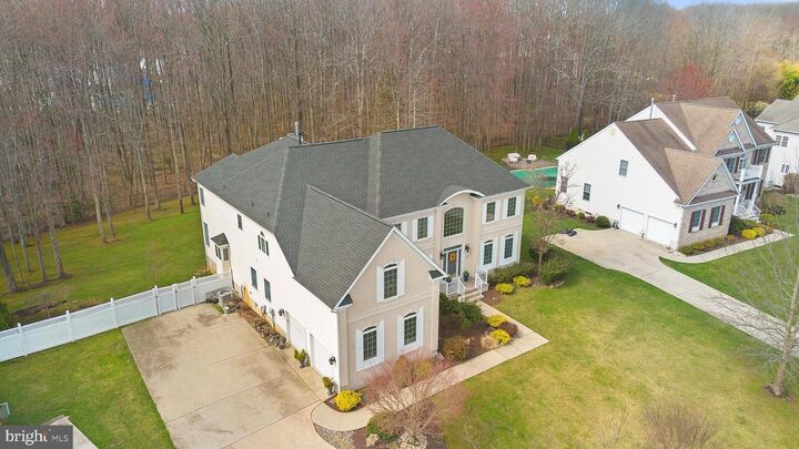 Property Photo:  9 Stonegate Drive  NJ 08831 