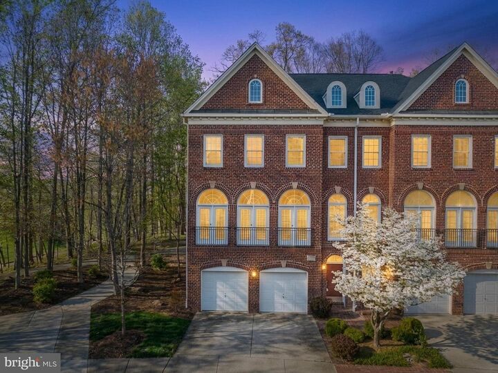 Property Photo:  47772 Scotsborough Square  VA 20165 