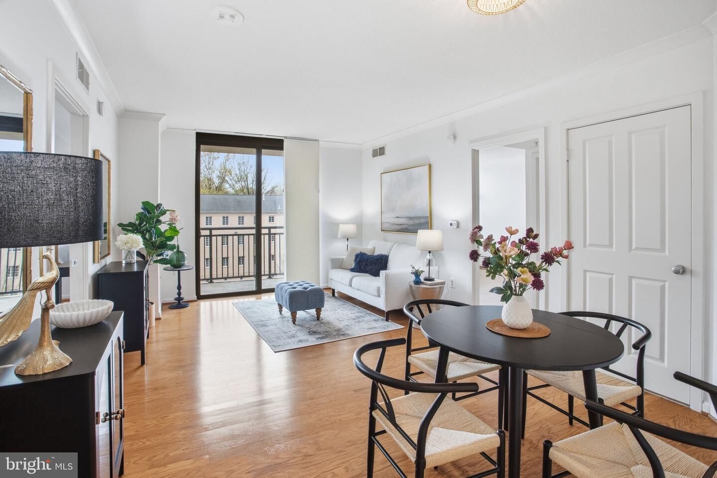 Property Photo: 2220 Fairfax Drive 412 VA 22201