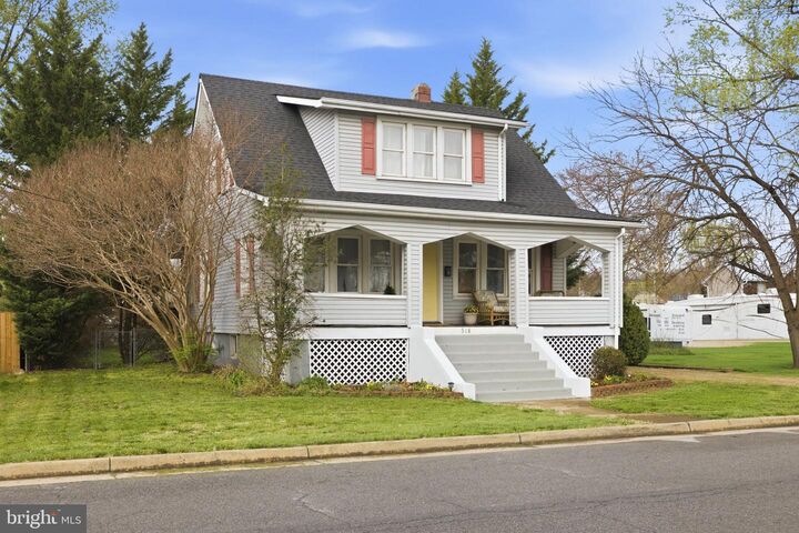 Property Photo:  518 Warren Avenue  VA 22630 