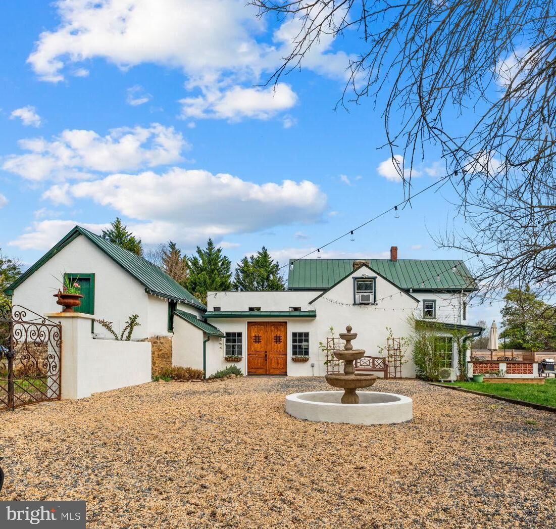 Property Photo: 4094 Whiting Road VA 20115