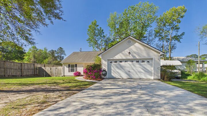 Property Photo:  69 Wolk Drive  SC 29414 