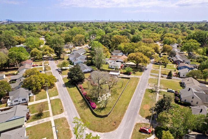 Property Photo: 5252 Braddock Avenue SC 29405