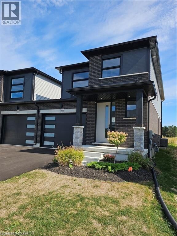 102 Thackeray Way — photo 1