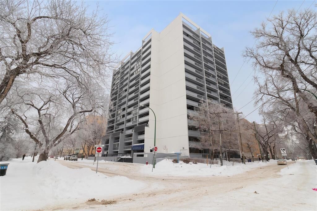 Property Photo: 15 Kennedy Street MB R3C 3X5