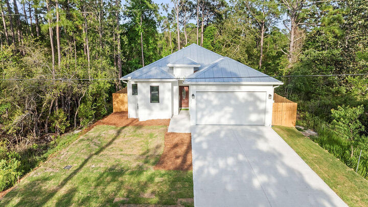 Property Photo: 42 Central 8th Street FL 32459