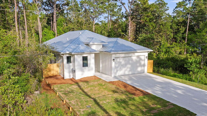 Property Photo:  42 Central 8th Street  FL 32459 
