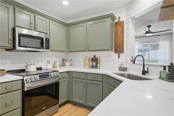 Property Photo:  404 Eileen Circle  GA 30114 