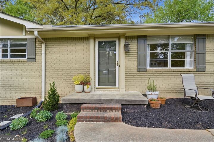 Property Photo: 2967 Sandy Lane GA 30082