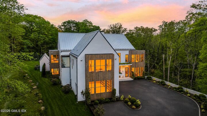 Property Photo:  41 Mohawk Lane  CT 06831 