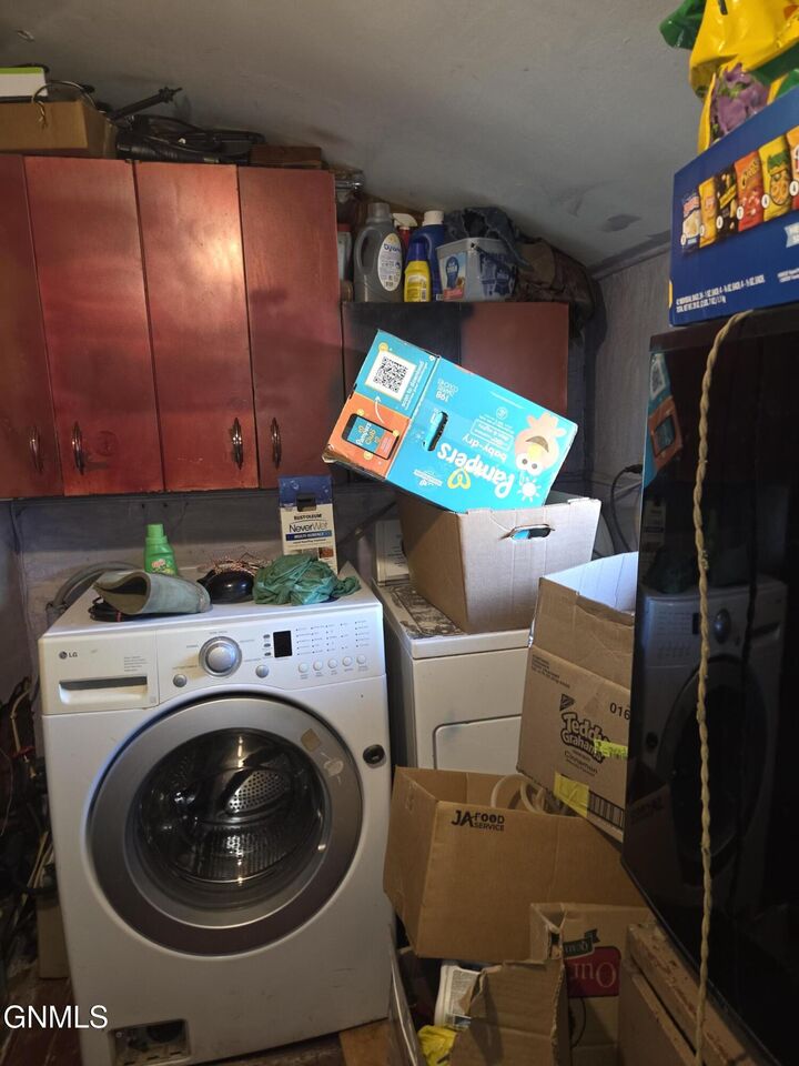 Property Photo:  112 4th Street S  ND 58631 