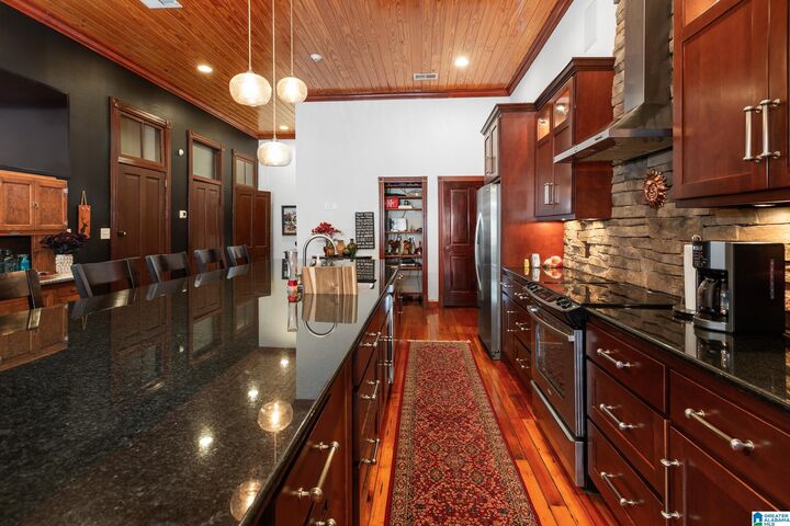 Property Photo:  1012 A Noble Street  AL 36201 