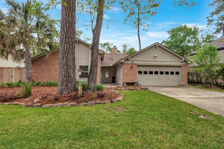 Property Photo:  17 Wishbonebush Road  TX 77380 