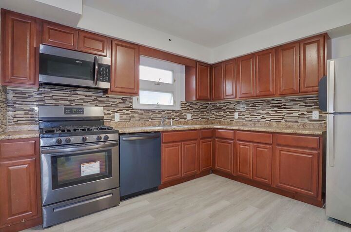 Property Photo:  502 Avenue E 2  NJ 07002 