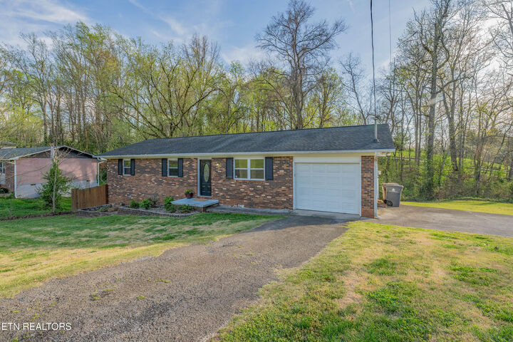 Property Photo: 5624 Magazine Rd TN 37920