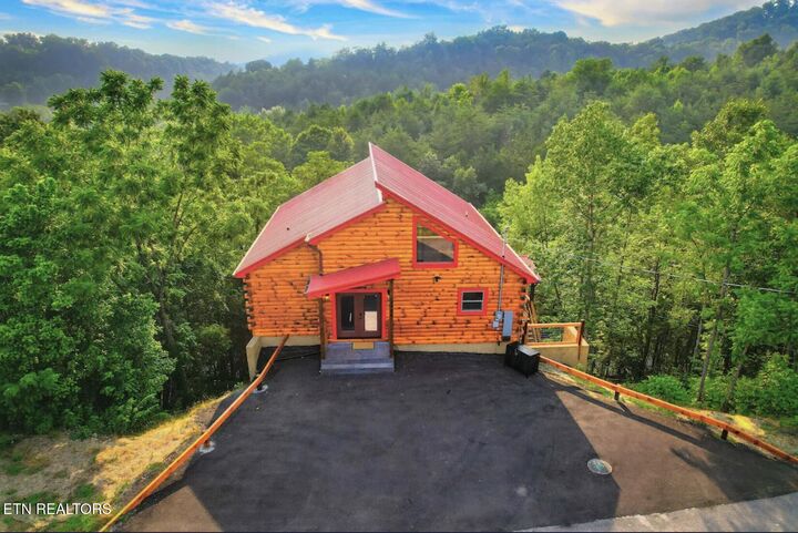 Property Photo:  1908 Eagle Court  TN 37876 