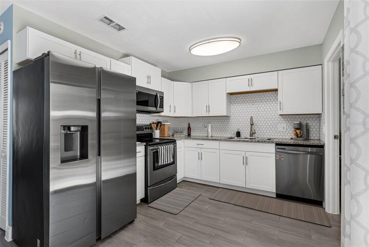 Property Photo: 752 Howland Lane 114 FL 32701