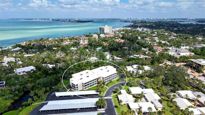Property Photo:  225 Hourglass Way 106  FL 34242 