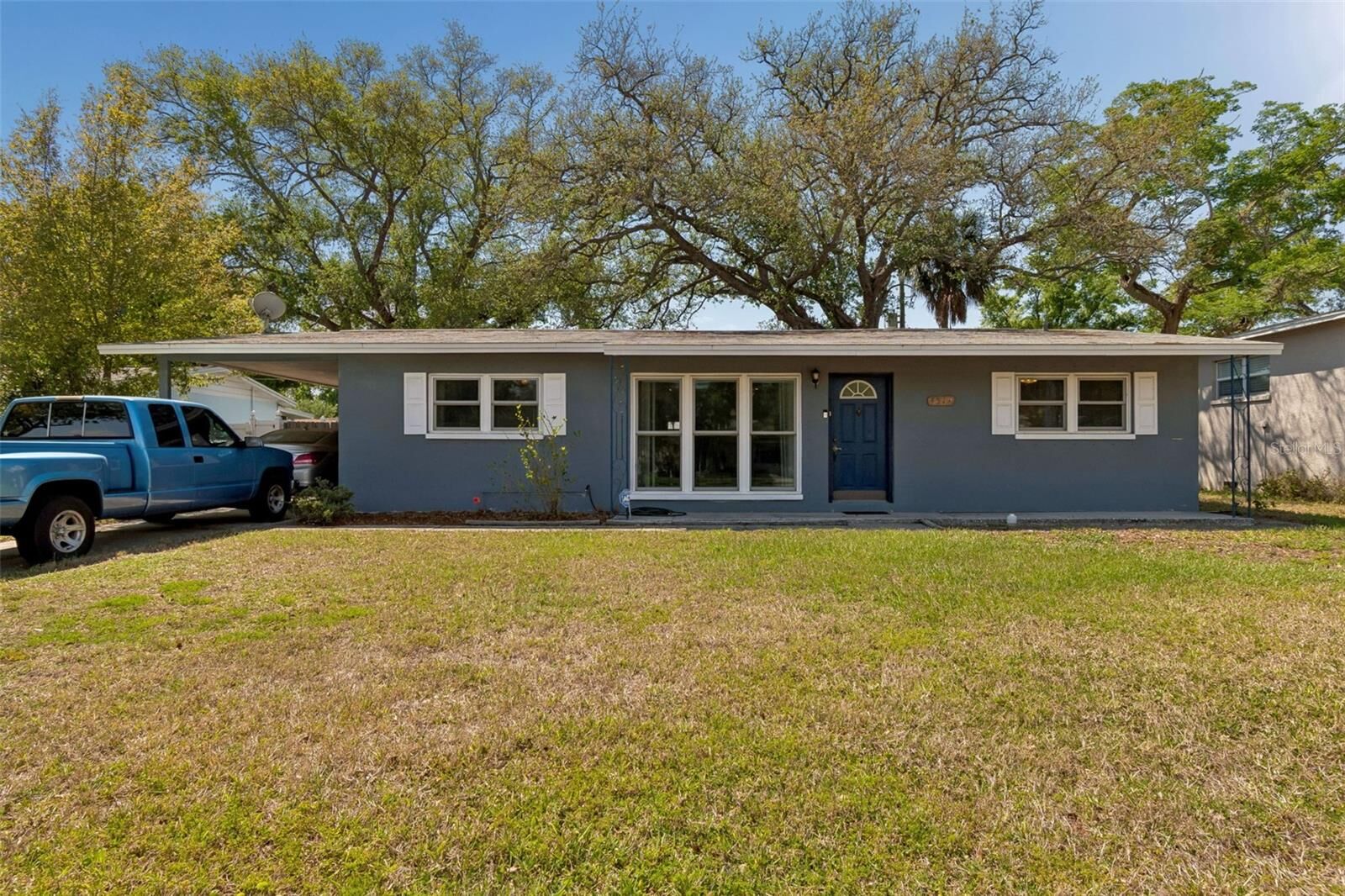 Property Photo: 4519 S Cooper Place FL 33611