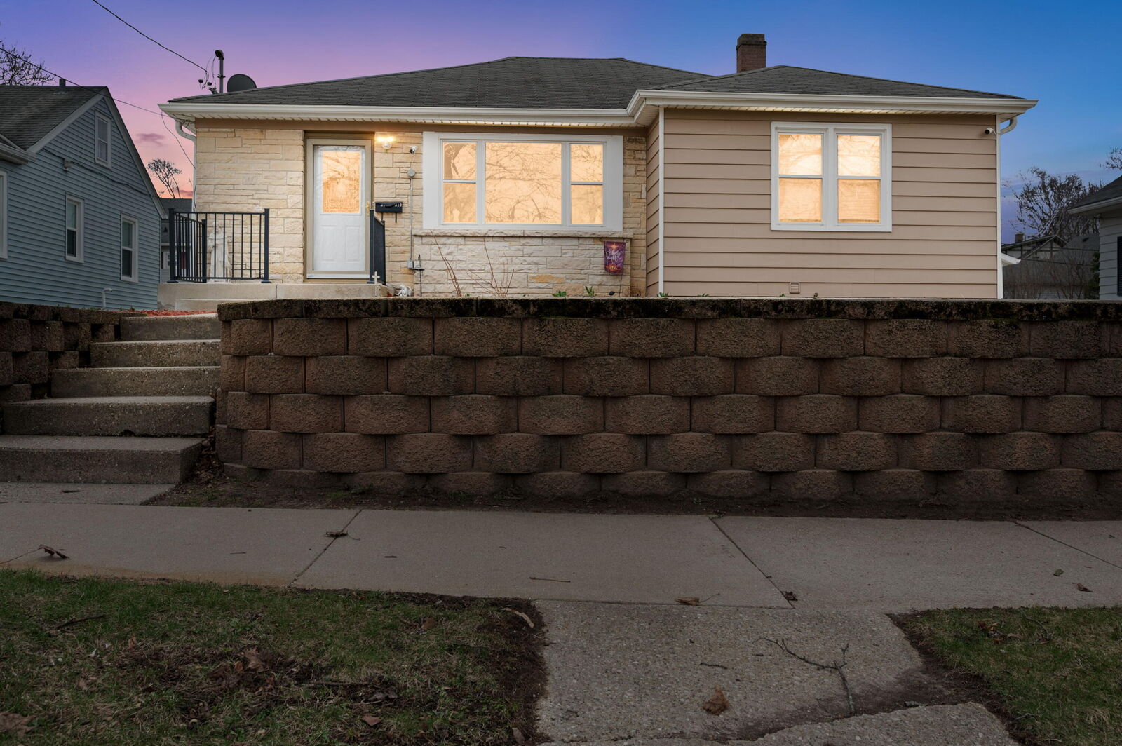 Property Photo:  310 Hyde Park Ave  WI 53188 