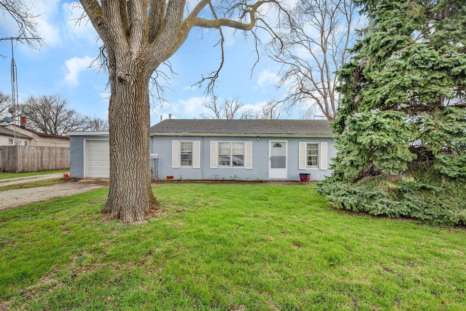 Property Photo: 927 Wabash Street IL 60481