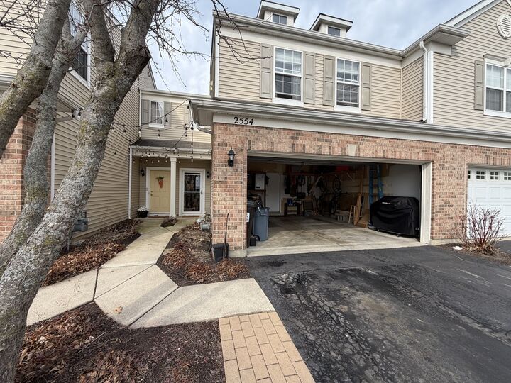 Property Photo:  2554 Evergreen Circle 2554  IL 60050 