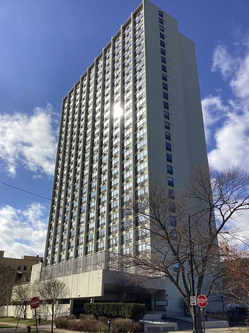 Property Photo: 5100 N Marine Drive 14E IL 60640