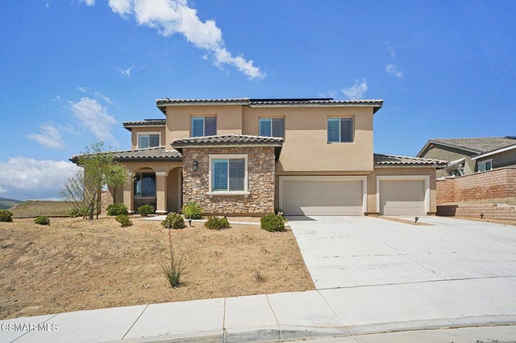 Property Photo:  39367 Stirrup Court  CA 93551 