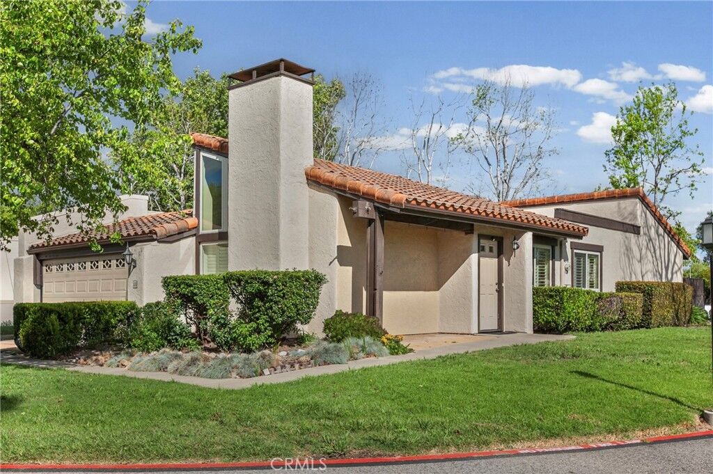 Property Photo:  88 Los Verdes  CA 93401 