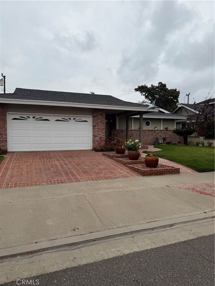 Property Photo: 16122 Pitman Street CA 92647