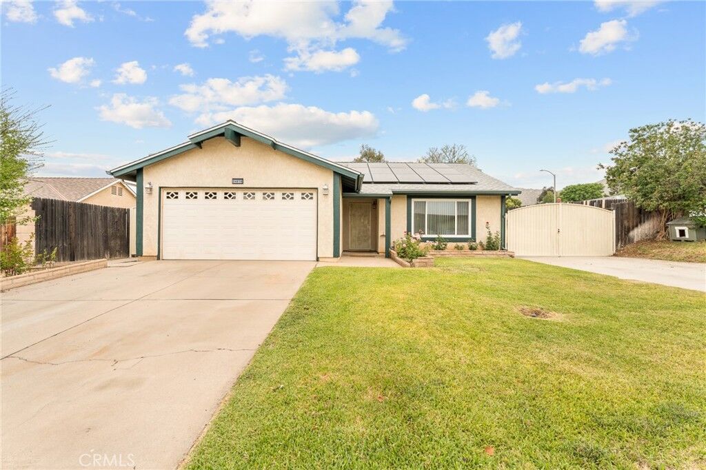 Property Photo: 24878 Sundial CA 92557