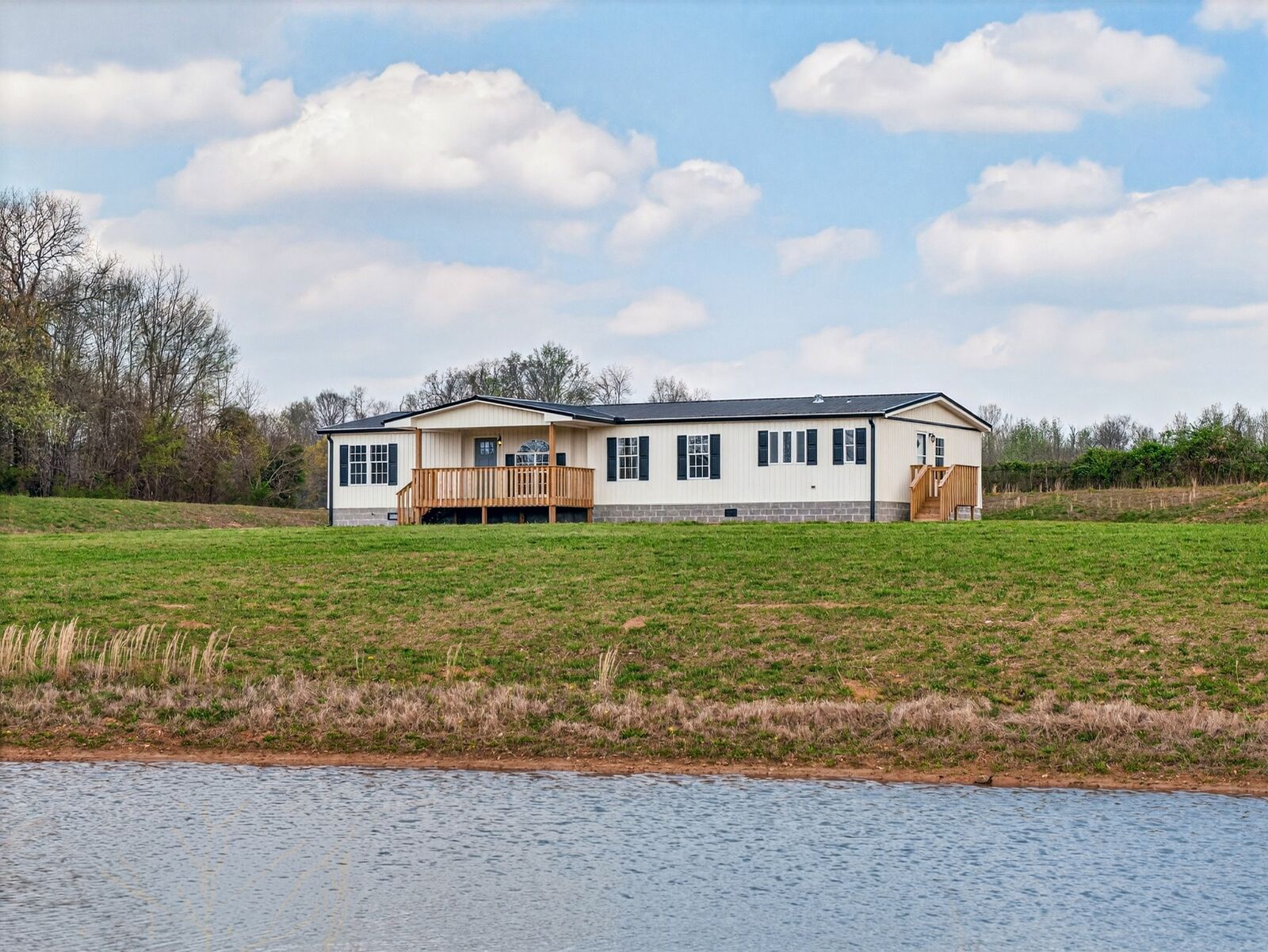 Property Photo:  560 Old Huntsville Rd  TN 37334 